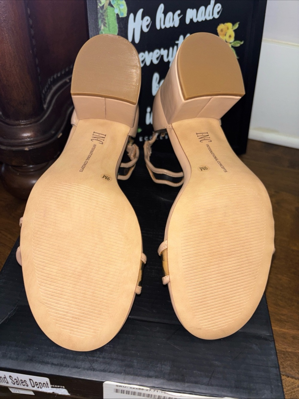 Women's INC Almond Scalloped Block Heel Sandals 9M - Picture 7 of 11